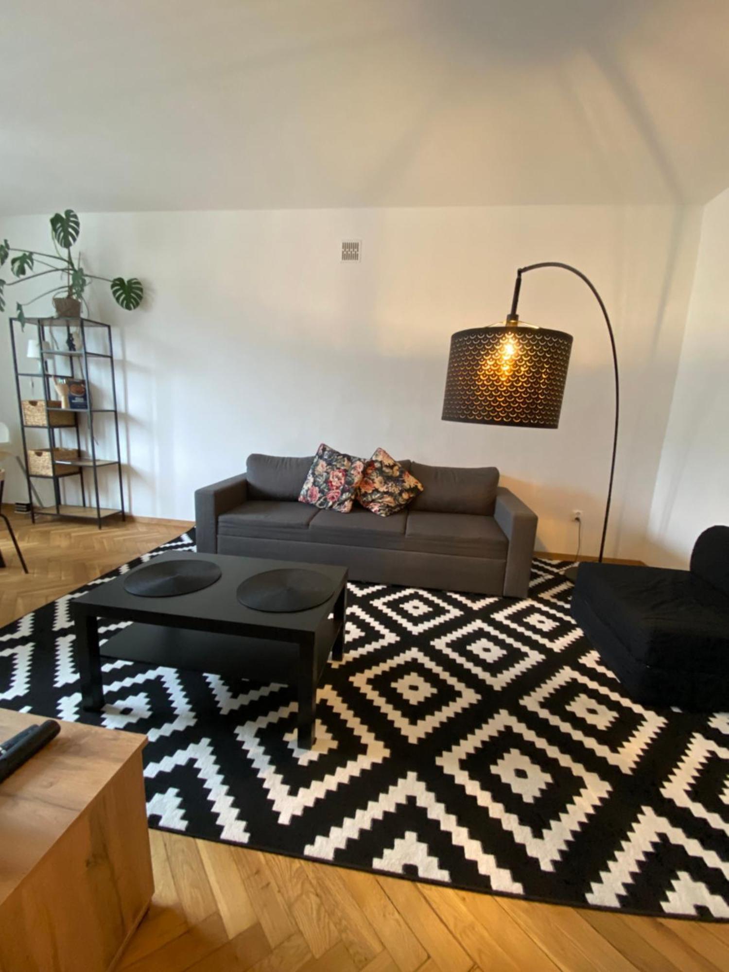 Ohmyhome - Plac Pieciu Rogow - Centrum Warsaw Exterior photo